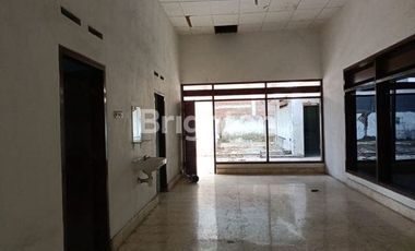Disewakan / Dikontrakkan Rumah Tanah Luas Jl Untung Suropati Sidoarjo