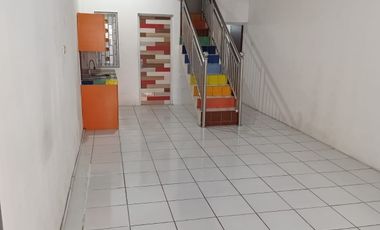 di sewakan rumah siap huni 2.5 lantai di kelapa gading