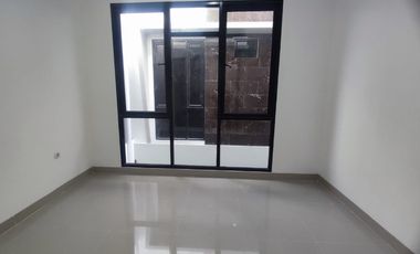 Dijual rumah modern 2 lantai di jl.kamboja matraman jakarta timur