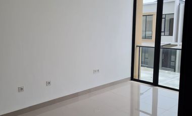 DISEWAKAN ! Rumah Milenial PIK 2 Extension 6x10