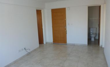 ALQUILER DEP.2 AMBIENTES C/COCHERA EN MORON