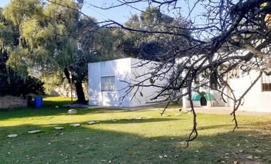Casa sobre Guido Spano, con lote ideal