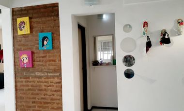 Casa sobre Guido Spano, con lote ideal