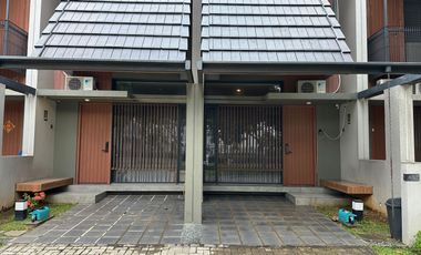 Di Jual Cepat 2 Rumah dempet di Cluster Fleekhauz BSD