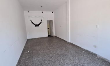 Local Comercial sobre Av. Almafuerte