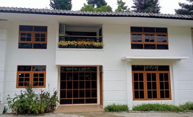 Villa minimalis di cipanas puncak bogor