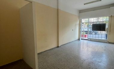 Local Comercial sobre Av. Almafuerte