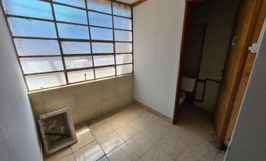 Local Comercial sobre Sarmiento casi Yrigoyen