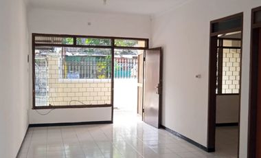 Rumah di Kutisari Indah Utara