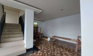 DIJUAL BANGUNAN GUEST HOUSE 3 LANTAI LOKASI : TUBAN, KUTA ??? BADUNG