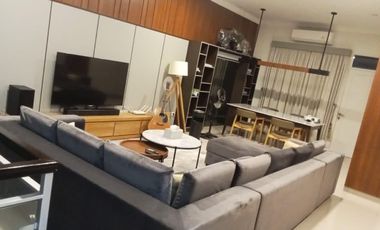 Rumah Townhouse Mewah Full Furnished di Lenteng Agung