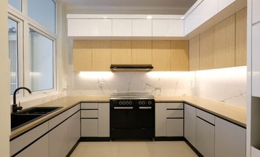 Rumah Townhouse Mewah Full Furnished di Lenteng Agung