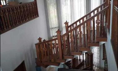 Dijual Rumah luas hoke dengan pemandangan danau di pamulang barat