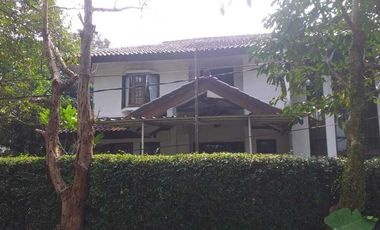 Dijual Rumah luas hoke dengan pemandangan danau di pamulang barat