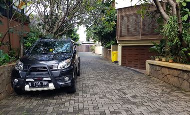 Rumah 4 Lantai siap huni di daerah Pasar minggu.