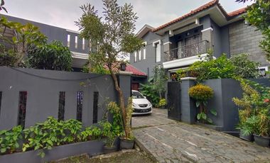 BUTUH BANGET DIJUAL  RUMAH RAPIH TERAWAT DI KAPLING NUSANTARA CIMAHI