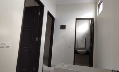 Rumah Dekat Kampus & Kuliner Cluster Newton Scientia Gading Serpong