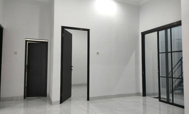 RUMAH BARU 1LT AREA WIYUNG BAGUS DEKAT PAKUWON MALL MENGANTI WBM UNESA