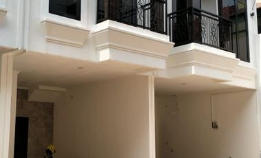 Rumah Mewah Elegant CAMPAKA WARNA 2 menit Lapangan ARCICI