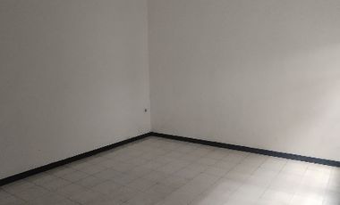 RUMAH KLAMPIS SIAP HUNI DKT MERR GM MANYAR NGINDEN KAMPUS