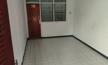 RUMAH KLAMPIS SIAP HUNI DKT MERR GM MANYAR NGINDEN KAMPUS