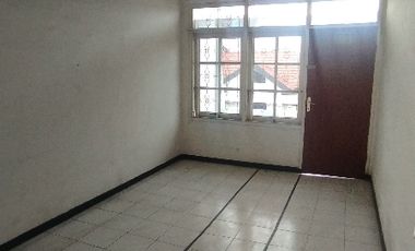 RUMAH KLAMPIS SIAP HUNI DKT MERR GM MANYAR NGINDEN KAMPUS