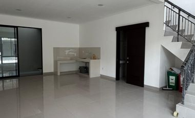 Disewakan Rumah uk 8x12.5m2 Milenial City PIK 2 Extension Kosongan