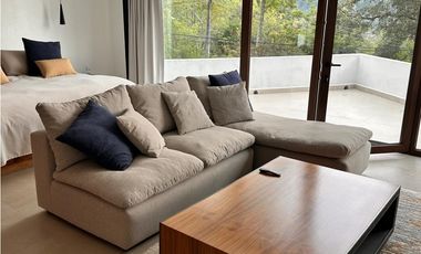 CASA EN RENTA CON VISTA AL LAGO EN AVNDARO