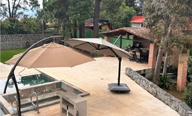 CASA EN RENTA CON VISTA AL LAGO EN AVNDARO