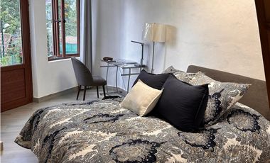 CASA EN RENTA CON VISTA AL LAGO EN AVNDARO
