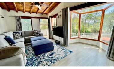 CASA EN RENTA CON VISTA AL LAGO EN AVNDARO
