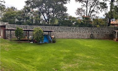 CASA EN RENTA CON VISTA AL LAGO EN AVNDARO