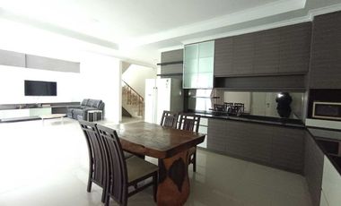 Disewakan Rumah Cluster Emerald Mansion Lippo Cikarang