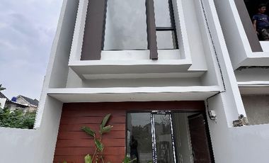 RUMAH MEWAH SIAP HUNI KALI INI RUMAHNYA POSISI HOKK DAN BEBAS BANJIR