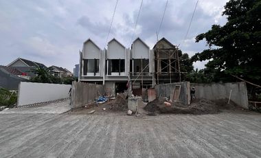 RUMAH MEWAH SIAP HUNI KALI INI RUMAHNYA POSISI HOKK DAN BEBAS BANJIR