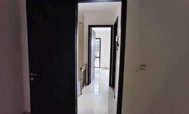 Rumah Sewa 2 Lantai Green Village, Cipondoh , Tangerang