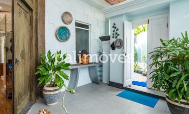 Sewa Jangka Panjang Villa Cantik 2KT Di Tepi Pantai Sanur