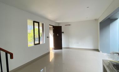 Dijual 2 Rumah Dempet di Summarecon Mutiara Makassar - Green Crystal