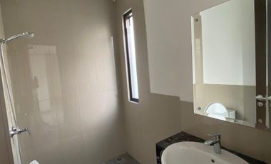Dijual 2 Rumah Dempet di Summarecon Mutiara Makassar - Green Crystal
