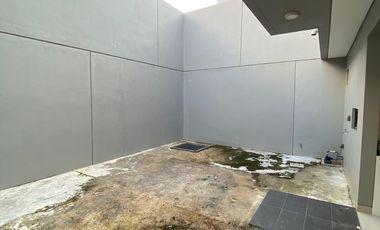 Dijual 2 Rumah Dempet di Summarecon Mutiara Makassar - Green Crystal