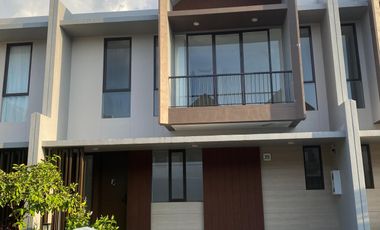 Dijual 2 Rumah Dempet di Summarecon Mutiara Makassar - Green Crystal