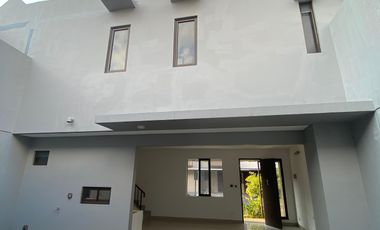 Dijual 2 Rumah Dempet di Summarecon Mutiara Makassar - Green Crystal