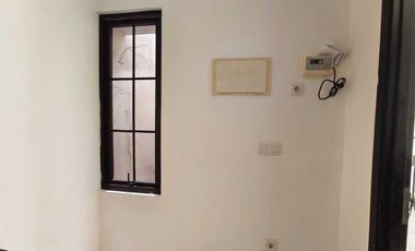 Rumah 2 Lantai Sewa di Green Village, Cipondoh, Tangerang