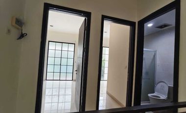 Rumah 2 Lantai Sewa di Green Village, Cipondoh, Tangerang