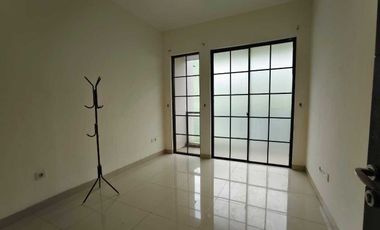 Rumah 2 Lantai Sewa di Green Village, Cipondoh, Tangerang