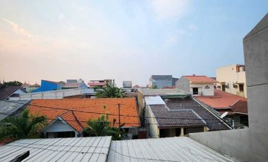 Dikontrakkan tahunan rumah  di komplek Pelindo 2 koja, Jakarta Utara