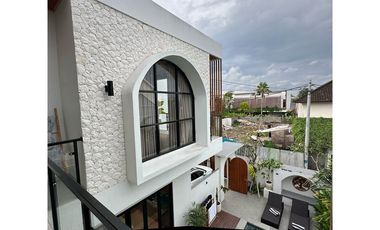 Dijual atau Disewakan – Vila Minimalis Modern di Tumbak Bayuh