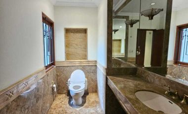 Disewakan Rumah Jln Opal Permata Hijau Uk 562 sqm 6br Private Pool at Jaksel