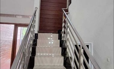 DISEWAKAN RMH LUAS KOKOH BAGUS DLM KOMPLEK AKSES JLN LEBAR CONDET