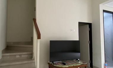 Dijual Take Over Rumah 2,5 Lantai Ready Siap Huni Cluster Sda Kota